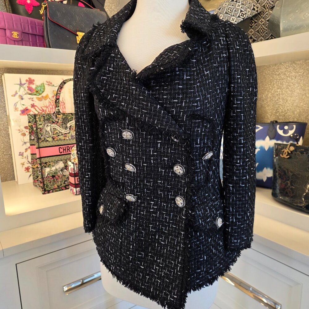 Chanel Black Tweed Jacket size 42 New $8545